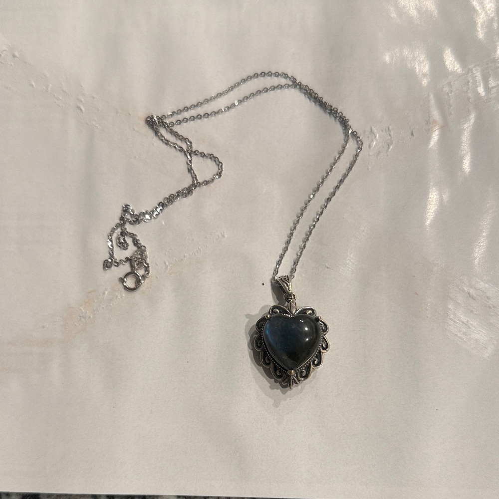Chic Silver Heart Pendant Necklace